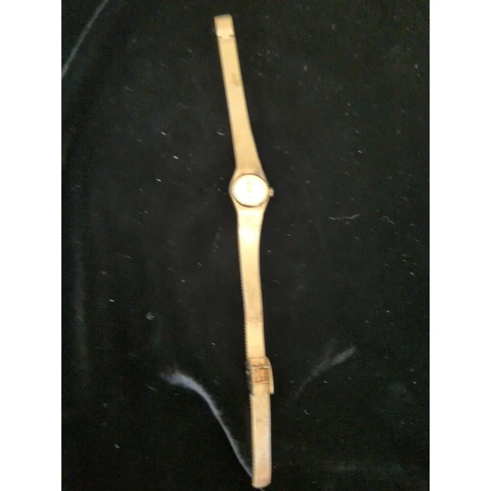 Women's Elgin Watch Japanese Movement Hong Kong Printed On Gold Band